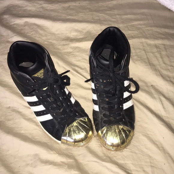 Gold toe adidas shoes - Picture 1 of 1